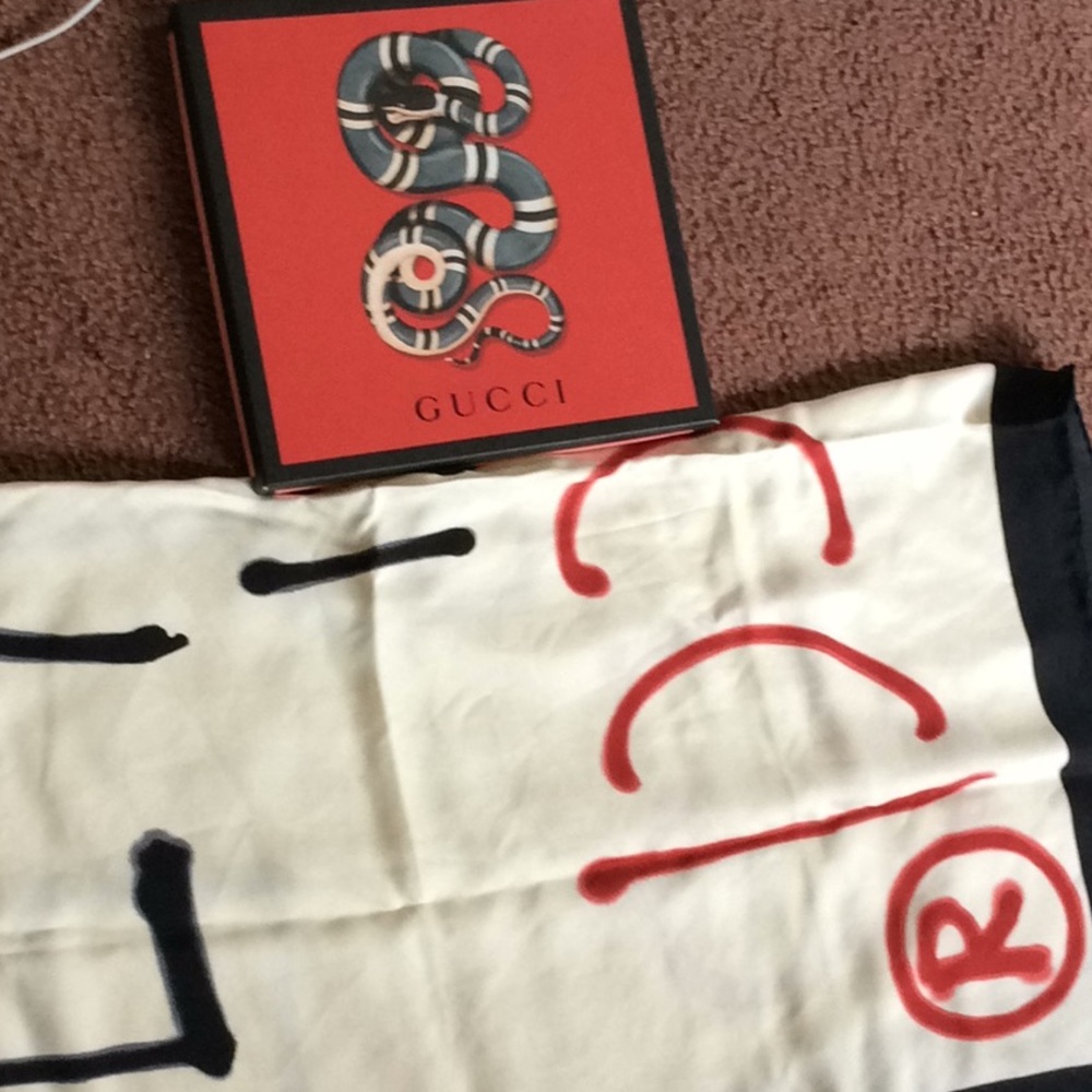 Gucci scarf - Picture 2 of 3